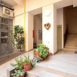 https://your-place-apartman.inbudapesthotels.com